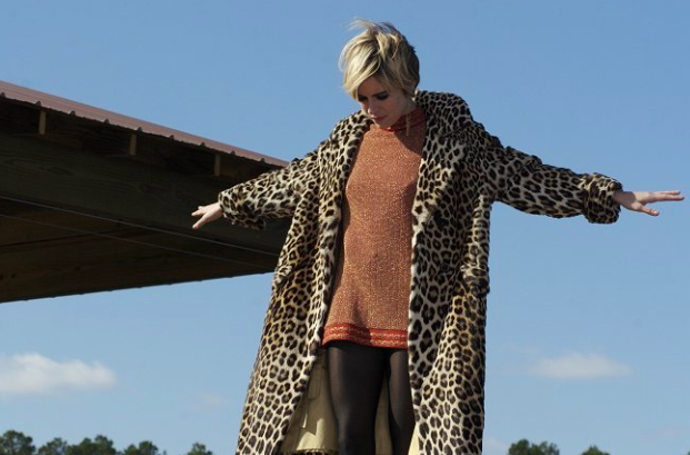 Záběry z filmu Factory Girl (Warholka), kde si roli Edie Sedgwick zahrála herečka Sienna Miller
