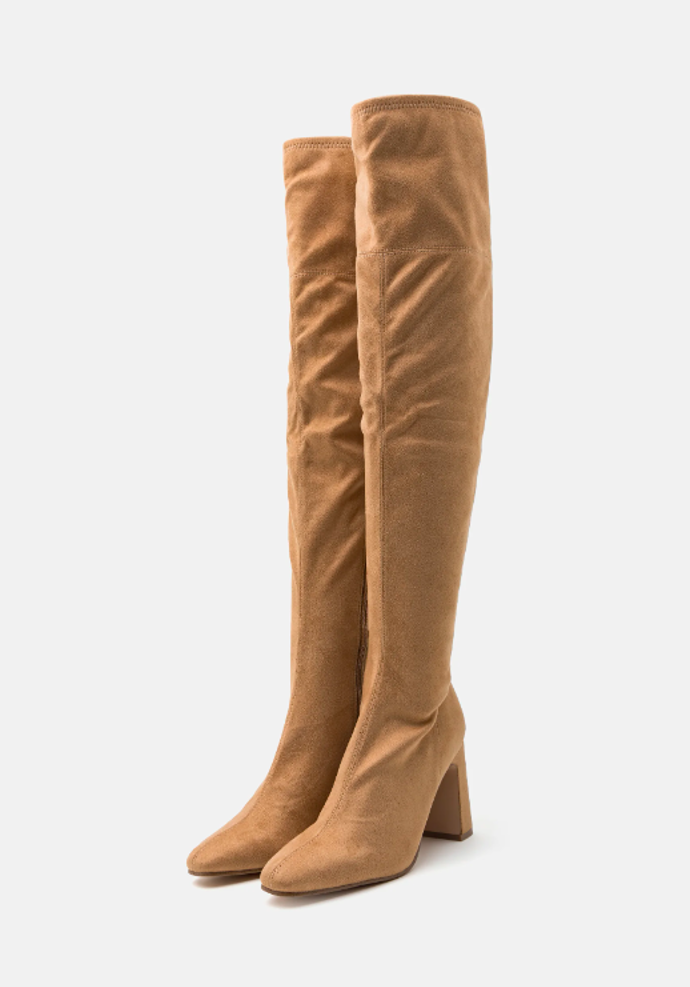Kozačky nad kolena, Steve Madden, 3680 Kč
Kozačky nad kolena, Steve Madden, 3680 Kč