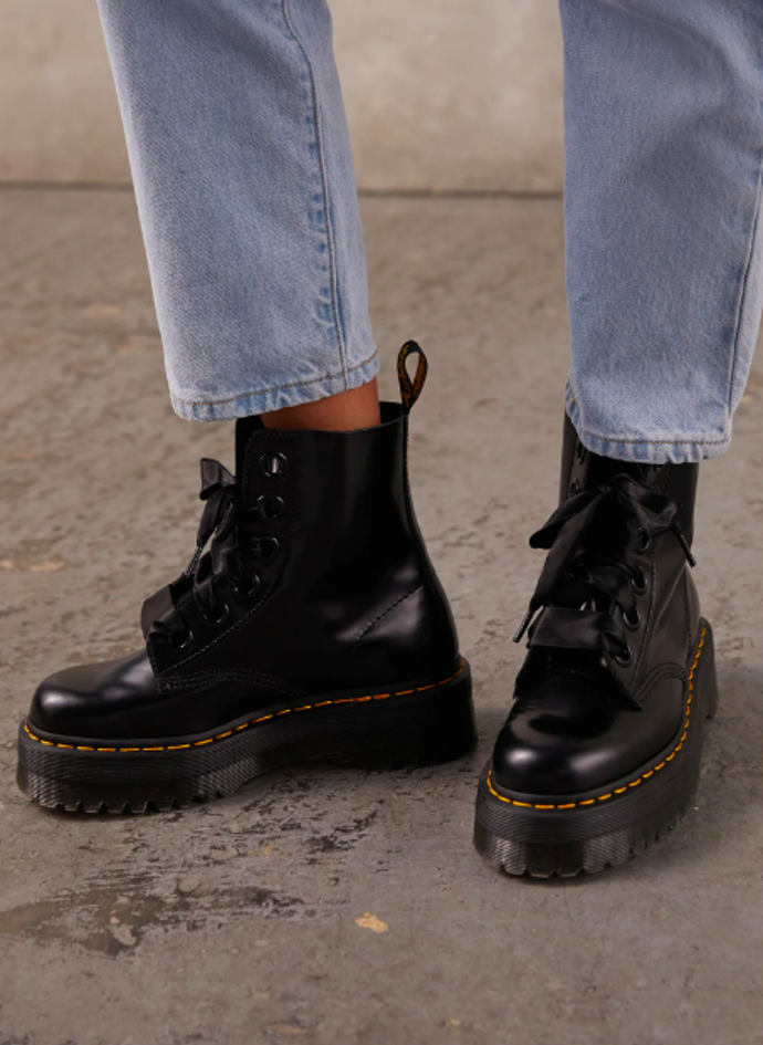 Boty na platformě, Dr. Martens, 5520 Kč
Boty na platformě, Dr. Martens, 5520 Kč