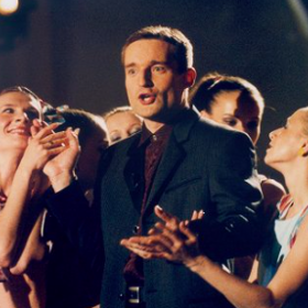 Vladimír v televizi předváděl také svůj pěvecký talent
