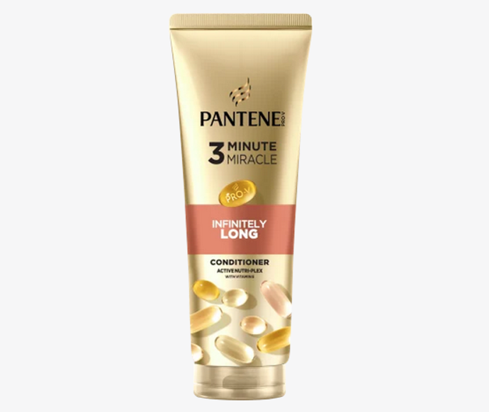 Minute Miracle kondicionér na vlasy Infinite Lengths je ideální pro slabé a dlouhé vlasy. Receptura Pro-V a technologie ACTIVE NUTRI-PLEX hloubková péče je speciálně vyvinuta tak, aby poskytovala intenzivní výživu a pomáhala obnovovat dlouhé vlasy se slabými konečky, a stala se tak nezbytnou součástí vašeho rituálu péče o vlasy. Jedinečná směs výživných látek je obohacena o provitamín B5, posilující lipidy, ochranné antioxidanty a kolagenový peptid a nabízí komplexní přístup ke zdraví vlasů. Je navržen tak, aby se okamžitě rozpustil ve vlasech a zajistil, že každý pramen bude nasycen živinami potřebnými k nápravě viditelného poškození již po jednom použití. 109 Kč
