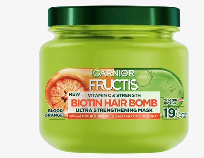 FRUCTIS maska na vlasy Vitamín C & Strength Biotin Hair Bomb je maska určená pro slabé vlasy s účinnou inovativní technologií. Technologie obohacená o 19 % posilujícího komplexu vitaminu C a Biotinu posiluje vlasová vlákna a pomáhá redukovat vypadávání vlasů a odolá až 4 500 tahů hřebenem. Složení obsahuje červený pomeranč, díky kterému jsou vlasy viditelně plnější a silnější. Nezatěžuje vlasy. 139 Kč
