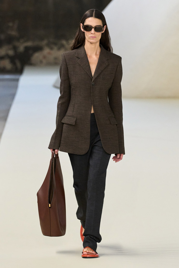 Tod's jaro/léto 2025
Tod's jaro/léto 2025