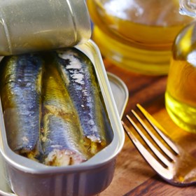 Sardinky jsou přímo nabité zdravými omega-3 mastnými kyselinami.

