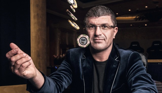 
Miliardář Leon Tsoukernik prozradil, že má Charlotte přítele
