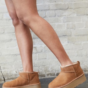 Boty, UGG, 4 590 Kč
