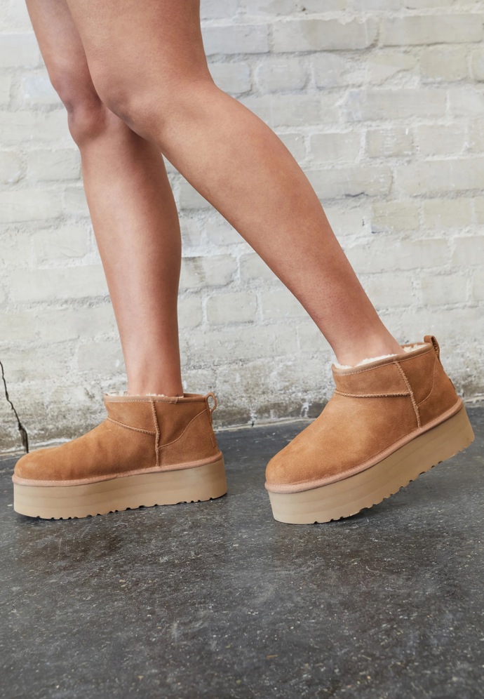 Boty, UGG, 4 590 Kč
Boty, UGG, 4 590 Kč