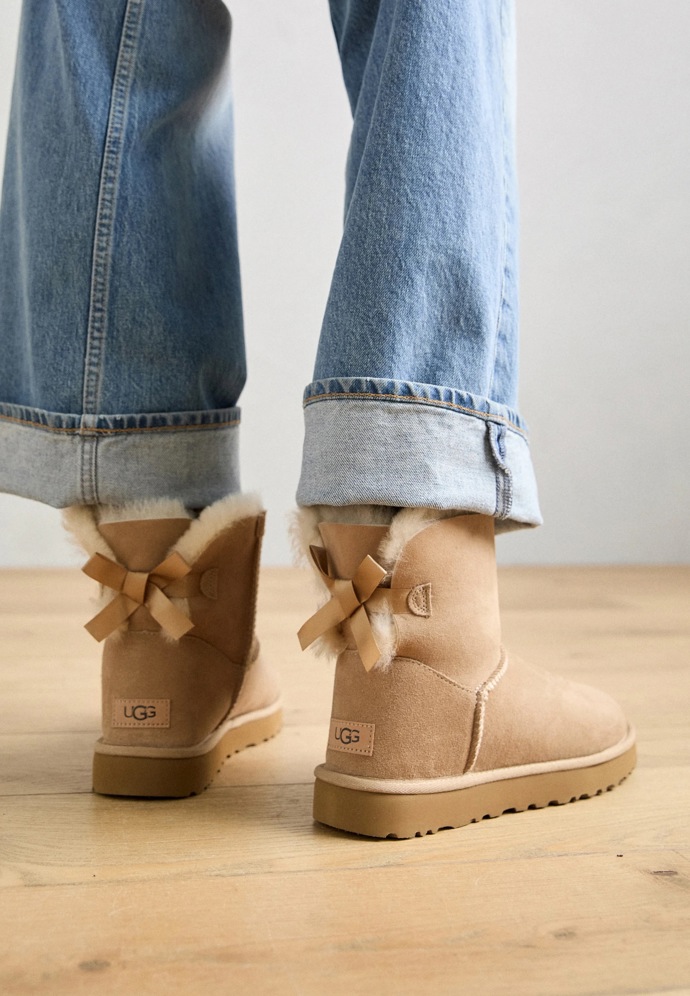 Boty, UGG, 5 330 Kč
Boty, UGG, 5 330 Kč