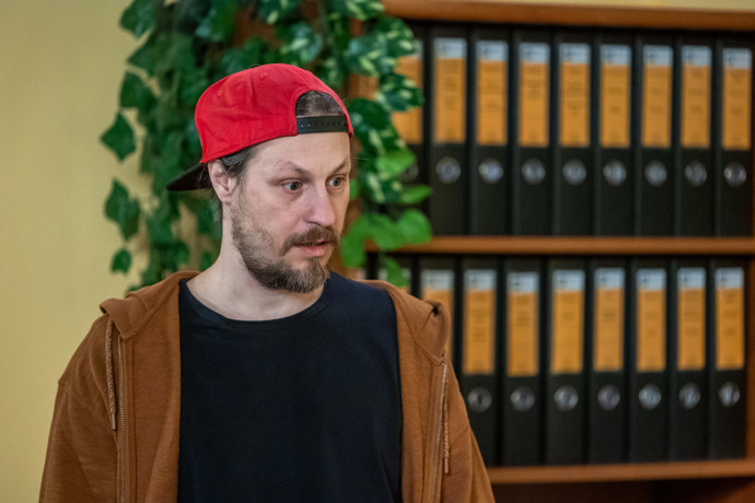 Nekonečný seriál Ulice sleduje dramatické osudy několika spřátelených rodin
