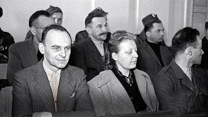 Witold Pilecki během vykonstruovaného soudního procesu, během něhož byl odsouzen k trestu smrti
Witold Pilecki během vykonstruovaného soudního procesu, během něhož byl odsouzen k trestu smrti