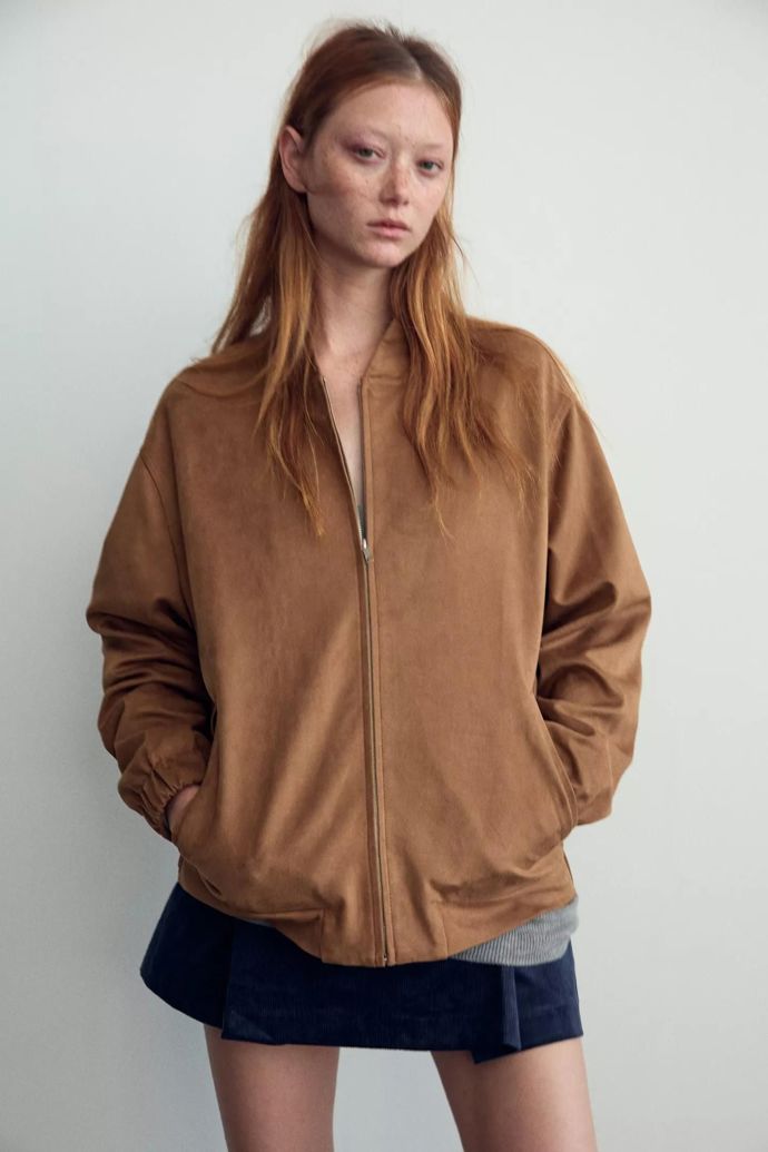 Bomber, Zara, 1199 Kč
Bomber, Zara, 1199 Kč