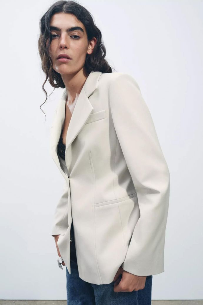 Zara, 1999 Kč
Zara, 1999 Kč