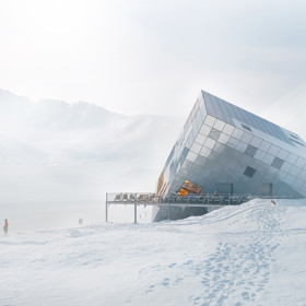 Futuristickou horskou chatu s fascinujícím vzhledem a úchvatným výhledem na Tatry najdeme v Kežmaroku. Moderní design v souladu s přírodou a udržitelnou architekturou slibuje nezapomenutelný zážitek každému návštěvníkovi.
