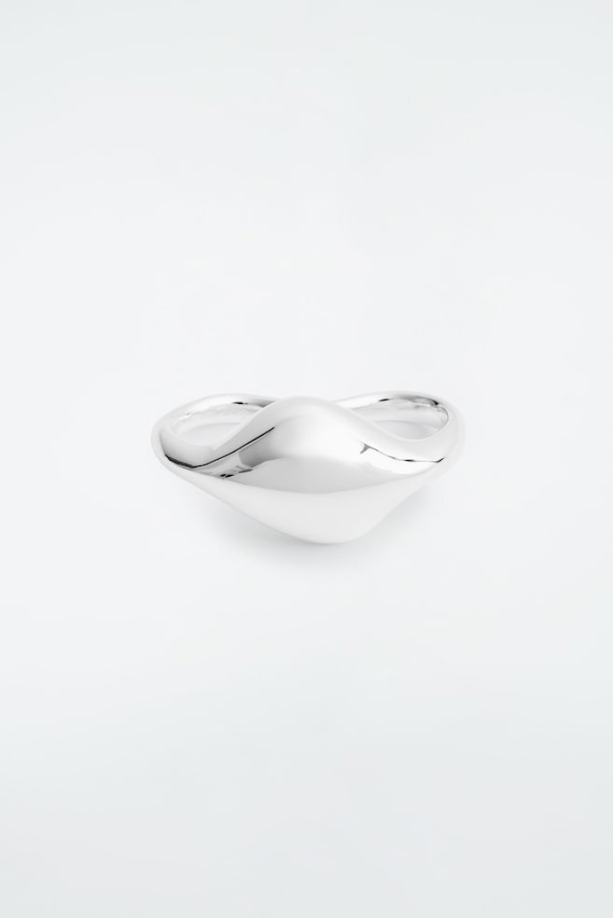 Double Droplet Ring, COS, 39 eur
Double Droplet Ring, COS, 39 eur