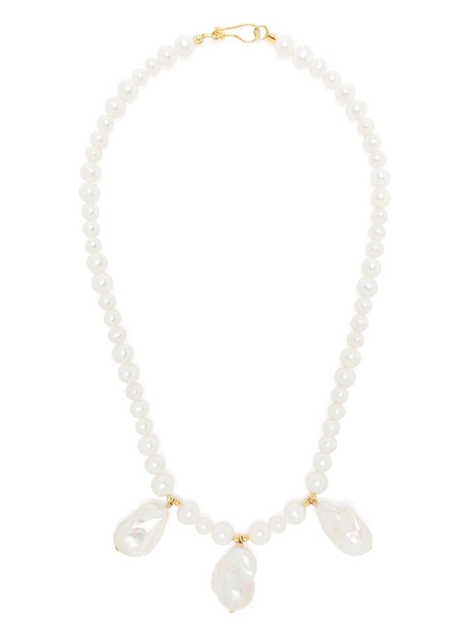 Náhrdelník Fireball pearl necklace, A Sinner in Pearls, 365 usd
Náhrdelník Fireball pearl necklace, A Sinner in Pearls, 365 usd
