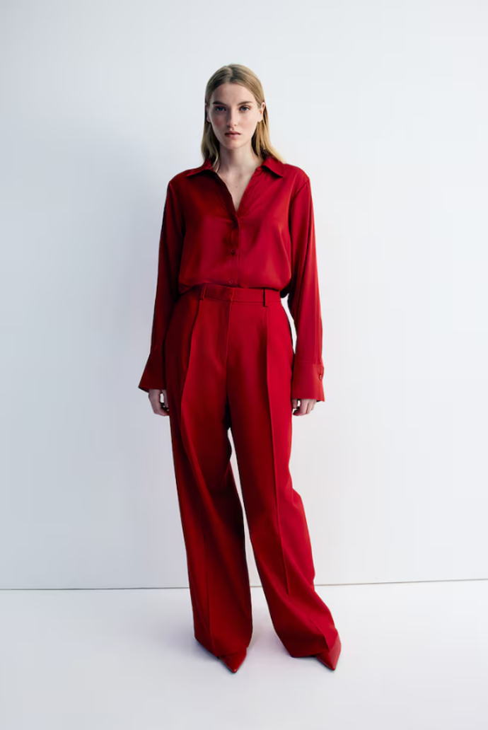 Červená halenka, H&M, 429 Kč
Červená halenka, H&M, 429 Kč
