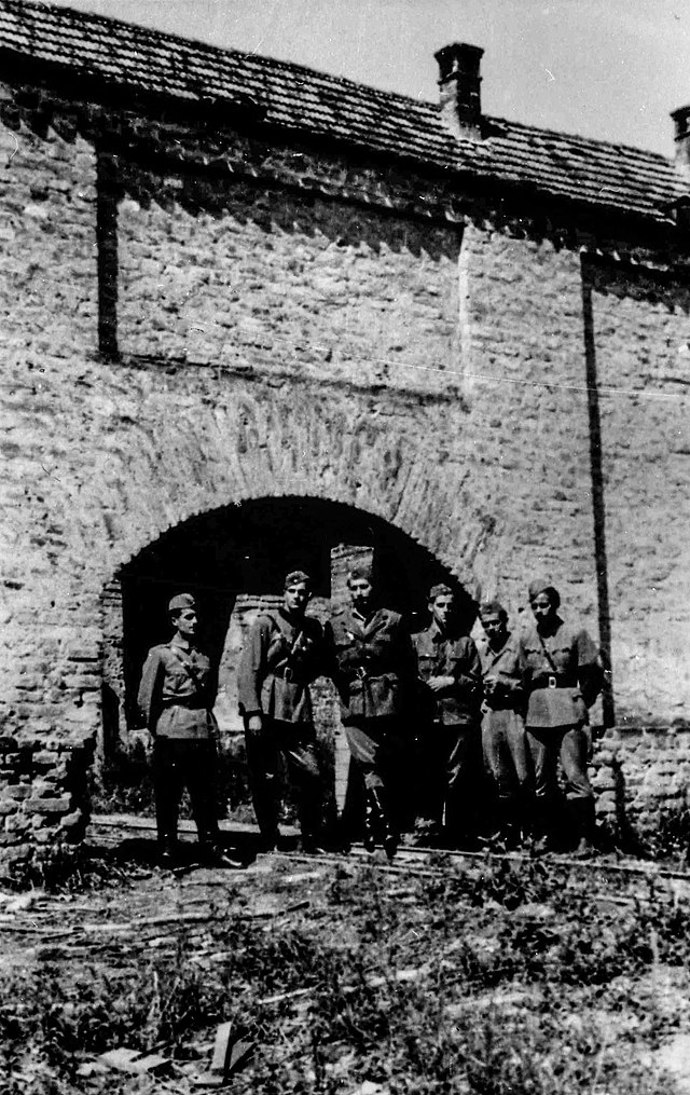 Chorvatský koncentrační tábor Jasenovac, přezdívaná také balkánská Osvětim
Chorvatský koncentrační tábor Jasenovac, přezdívaná také balkánská Osvětim