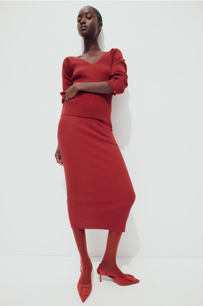 Červená sukně, H&M, 599 Kč
Červená sukně, H&M, 599 Kč