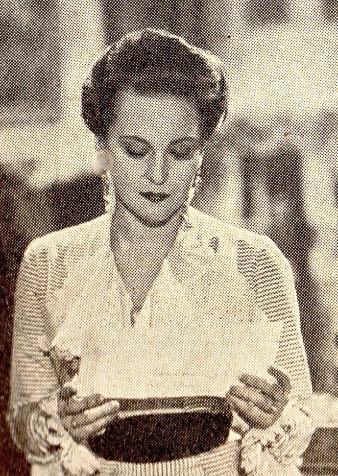  

Zita Kabátová
