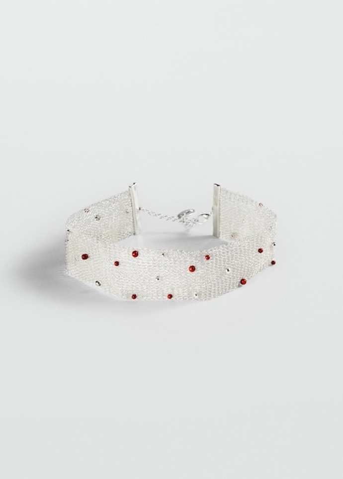 Náhrdelník choker se síťovinou a korálky, Mango, 699 Kč
Náhrdelník choker se síťovinou a korálky, Mango, 699 Kč
