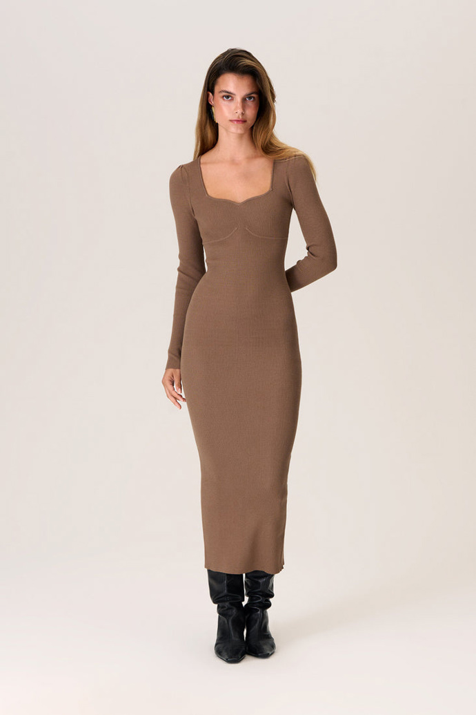 Adoore, 150 eur
