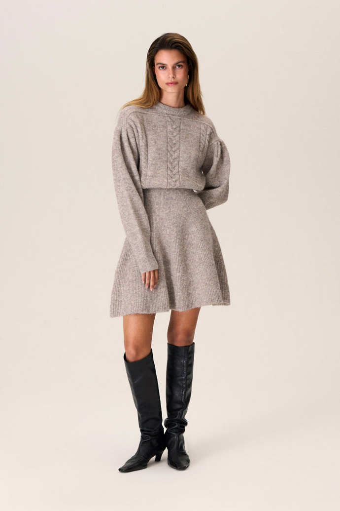 Adoore, 165 eur

