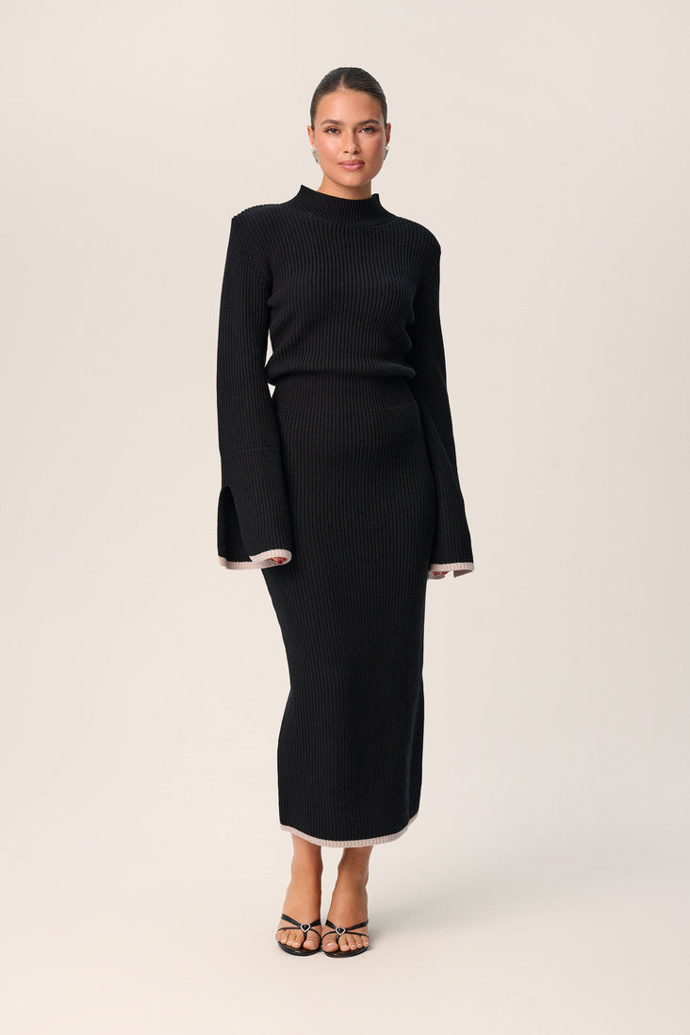 Adoore, 175 eur
