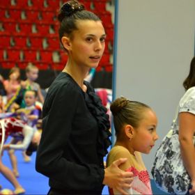 Nervozita před závody byla vždycky, než vešla na parket a ucítila pod nohama pevnou půdu.
