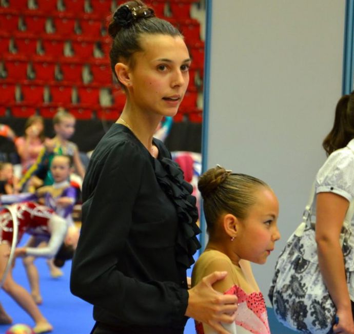 Nervozita před závody byla vždycky, než vešla na parket a ucítila pod nohama pevnou půdu.
