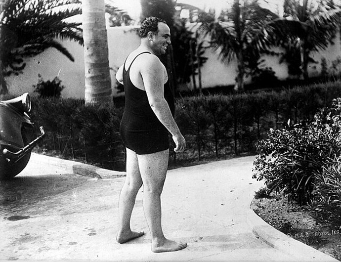 Al Capone v lázních
