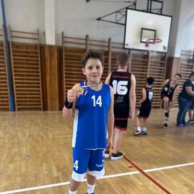 Maxim Makarenko se téměř denně věnuje basketbalu a zároveň se připravuje na zkoušky na gymnázium.
