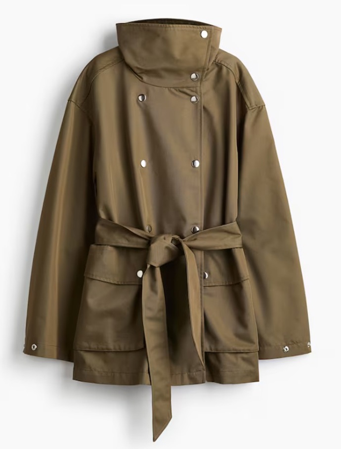 Keprová bunda s vázacím páskem, H&M, 1 459 Kč
