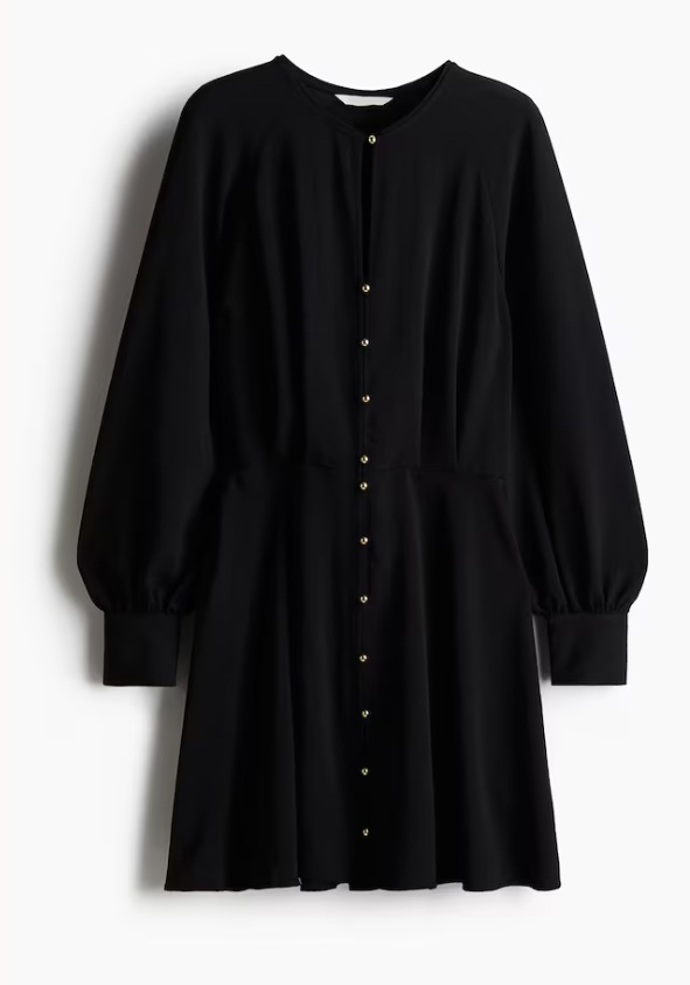 Viskózové šaty s knoflíčky, H&M, 599 Kč
Viskózové šaty s knoflíčky, H&M, 599 Kč