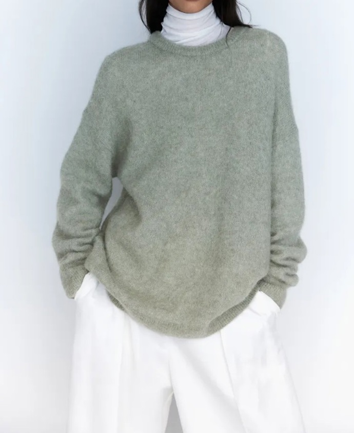 Oversized svetr ze směsi vlny alpaka, H&M, 1 199 Kč
Oversized svetr ze směsi vlny alpaka, H&M, 1 199 Kč