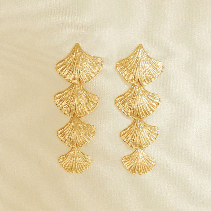 Visací náušnice Biloba Earrings, Agapée, 2110 Kč
