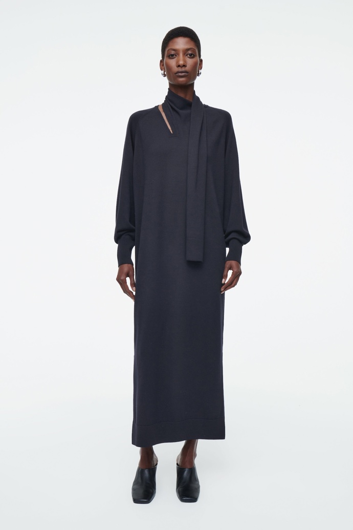 Cos, 125 eur

