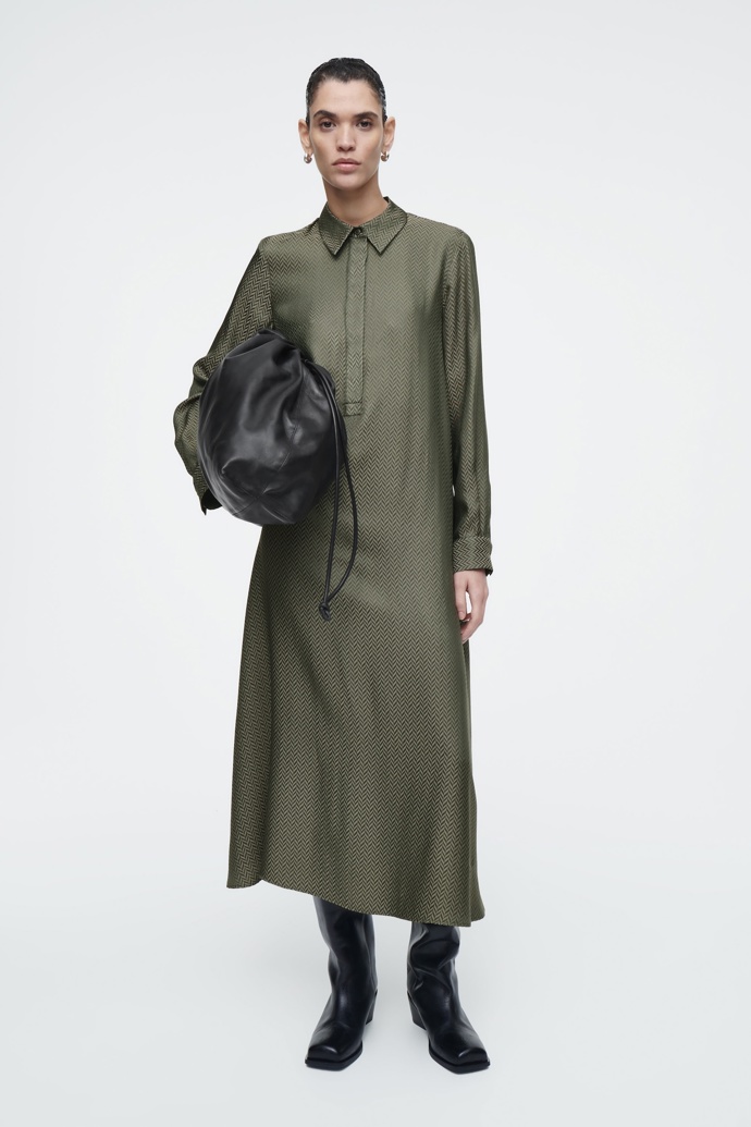 Cos, 150 eur
Cos, 150 eur