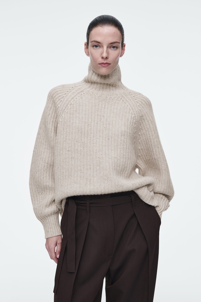 Cos, 115 eur
Cos, 115 eur