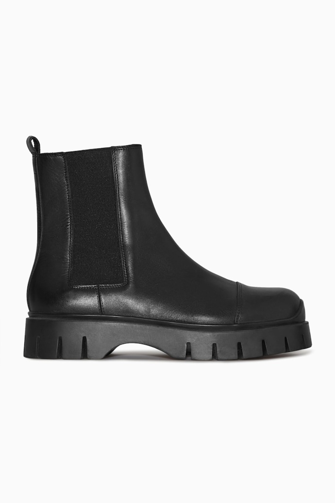 Cos, 250 eur
