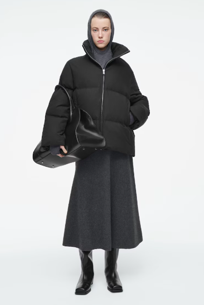 COS, 250 eur
COS, 250 eur