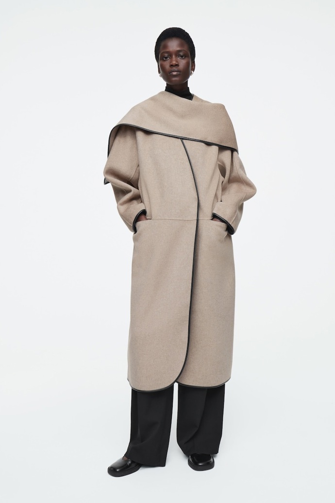 Cos, 350 eur
Cos, 350 eur