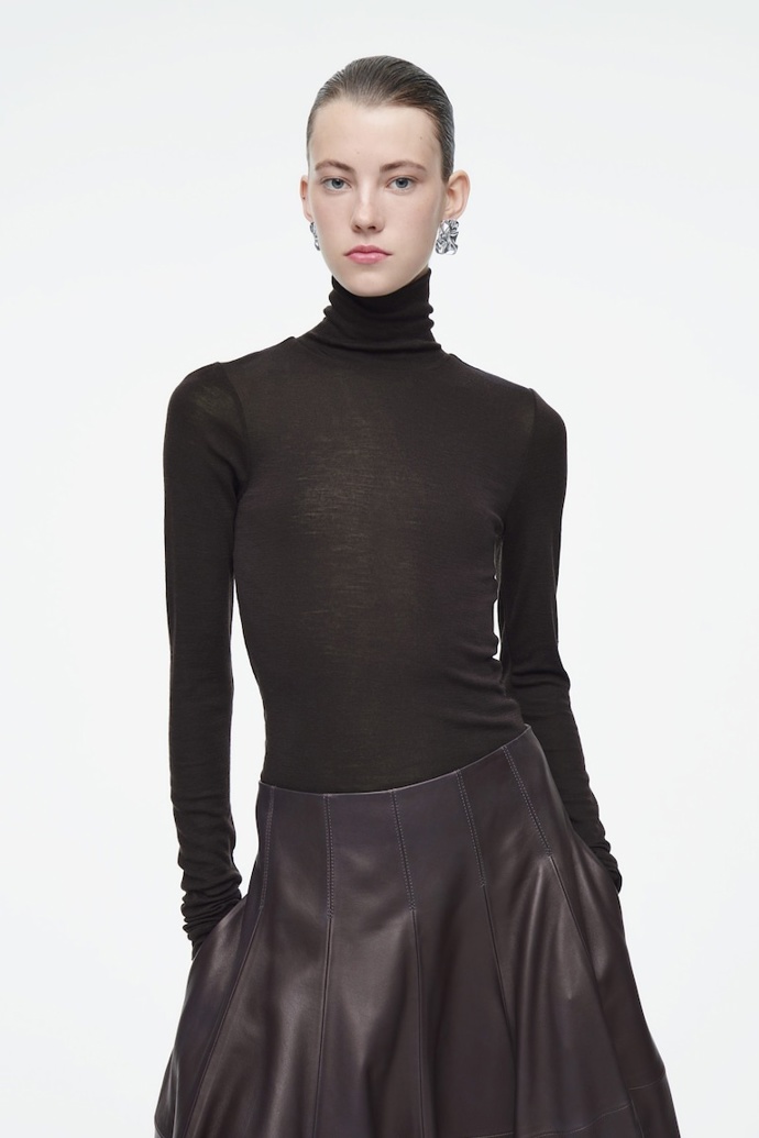 Cos, 59 eur
Cos, 59 eur