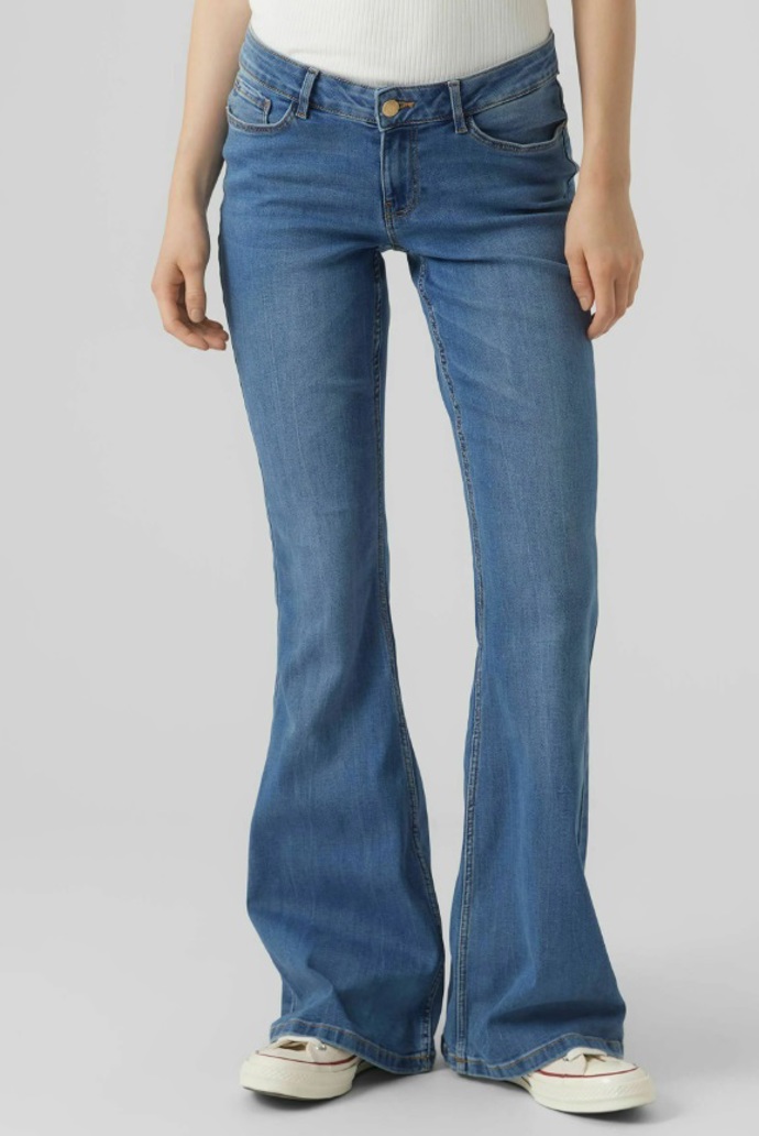 Džíny Bootcut, Vero Moda, 832 Kč
Džíny Bootcut, Vero Moda, 832 Kč