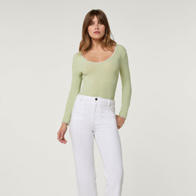 Džíny, Rouje, 150 eur
