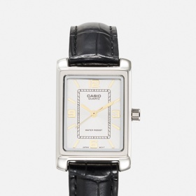 Hodinky s koženým řemínkem, Casio, 1220 Kč
