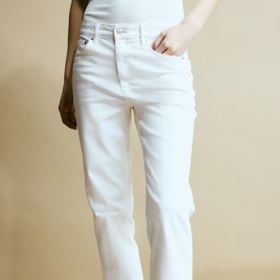 Bílé Bootcut džíny, H&M, 839 Kč
