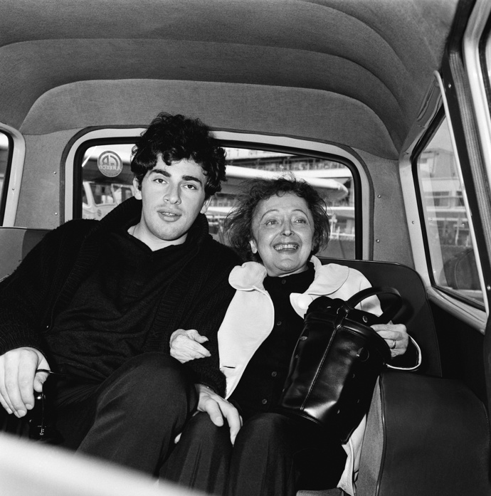 Édith Piaf a její poslední manžel, Theo Sarapo, v roce 1963.
