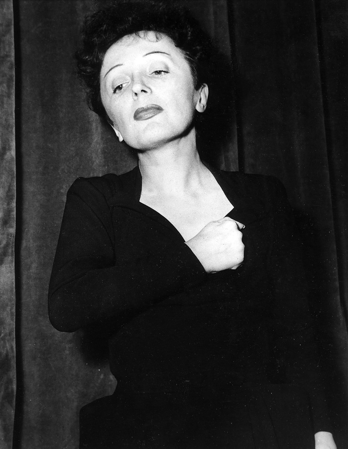 Édith Piaf v roce 1956.
