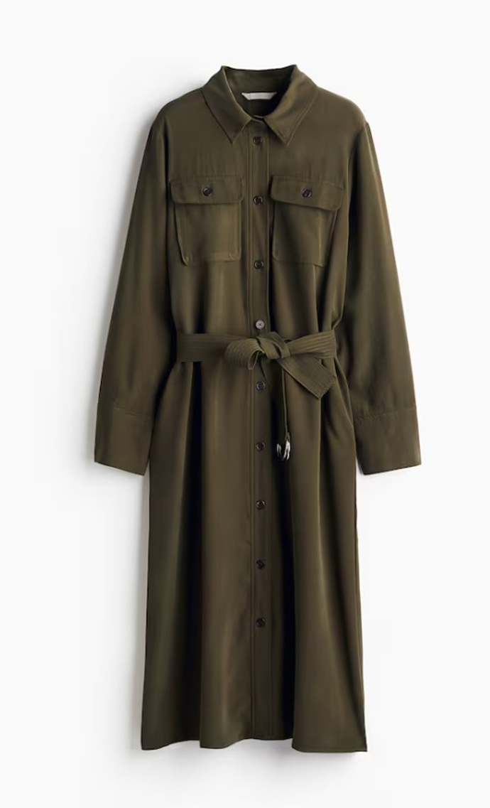 Košilové šaty s páskem, H&M, 959 Kč
Košilové šaty s páskem, H&M, 959 Kč
