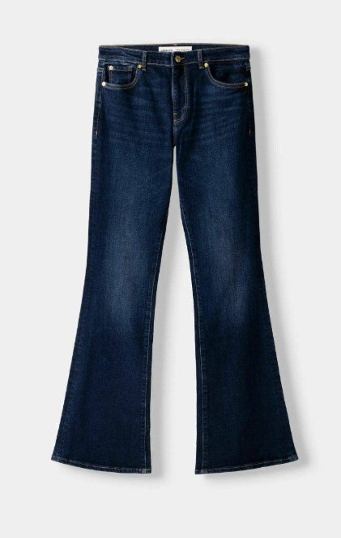 Široké džíny, Bershka, 699 Kč
Široké džíny, Bershka, 699 Kč